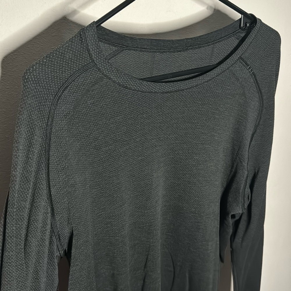 Lululemon Metal Vent Long Sleeve (Men’s Medium)
